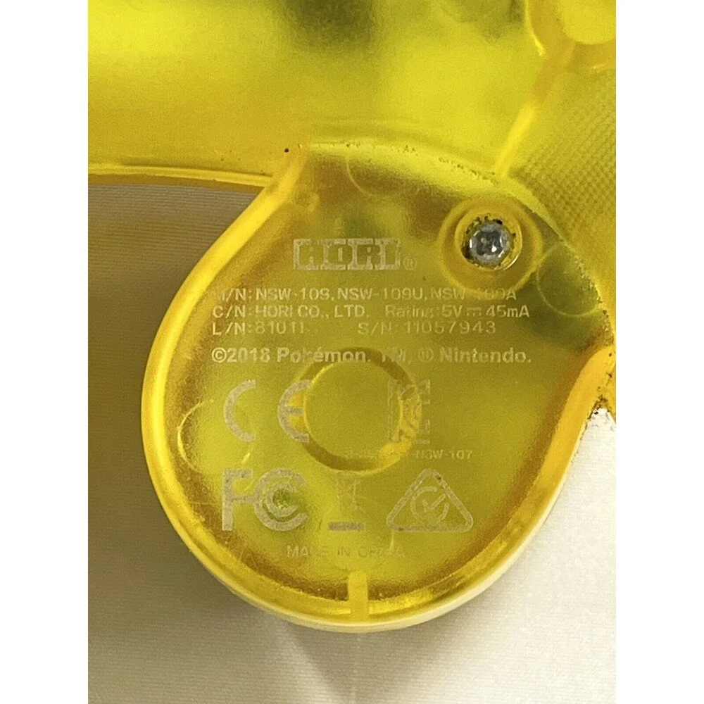 Pokémon Hori Classic Yellow Wired Controller Nintendo Switch Pikachu